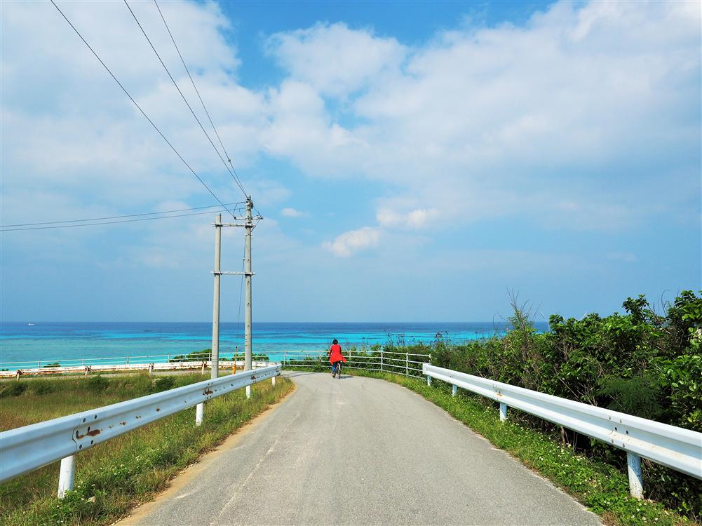 自転車でのんびり島巡りやドライブがオススメ