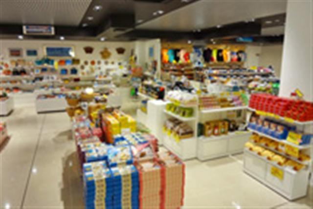 1000点を越える商品を展示している(写真提供／石垣市特産品販売センター)