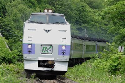 ラベンダーカラーがアクセントの「オホーツク」（提供：JR北海道）