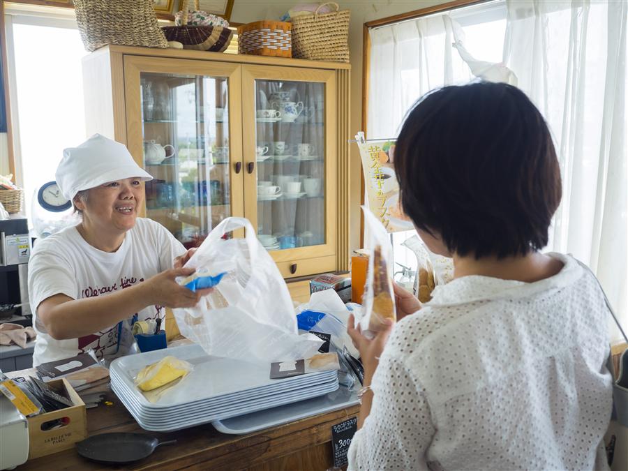 BOULANGERIE CAFÉ yamashita（ブロンジェリーカフェ ヤマシタ）でパンを購入