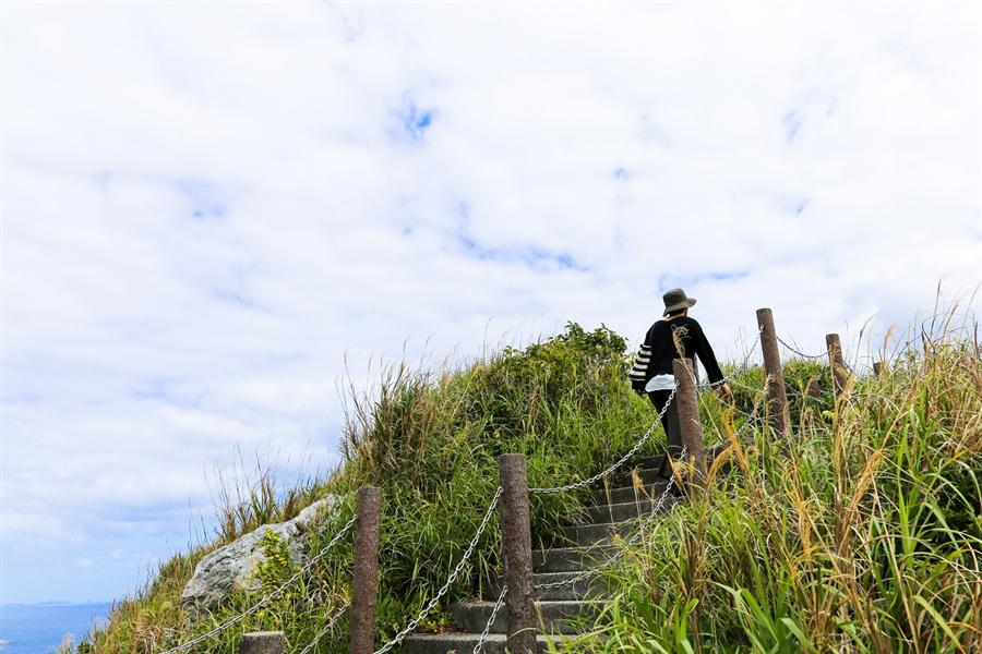 伊江島タッチューの階段