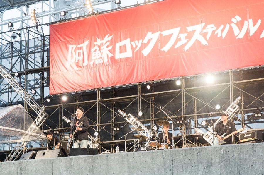 昨年出演予定だったメンバーが再集結しフェスを盛り上げる 昨年出演予定だったメンバーが再集結しフェスを盛り上げる