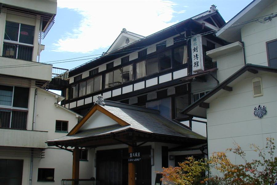 明治35年創業、歴史ある旅館です