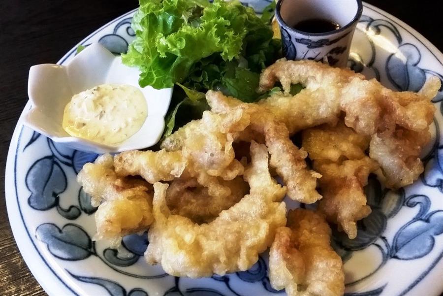 「大分名物 とり天」。お好みでタルタルソースをつけて