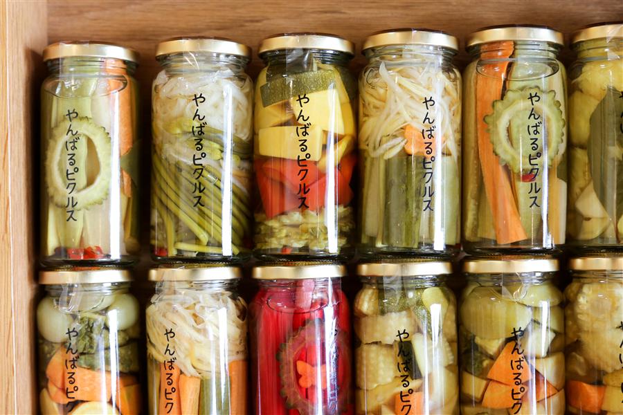 季節の野菜を漬け込んだ自家製ピクルス
