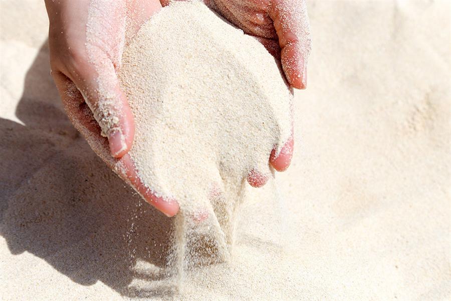 与那覇前浜ビーチは極上のパウダーサンド