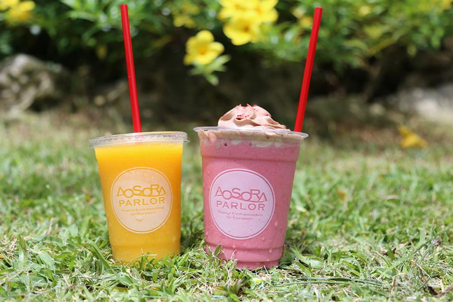 宮古島マンゴースムージーとラズベリー＆ストロベリースムージー