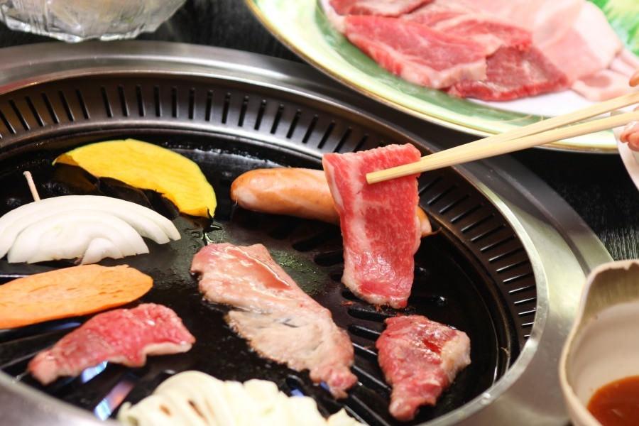 入浴とセットになったプランで焼肉をリーズナブルに食べられます