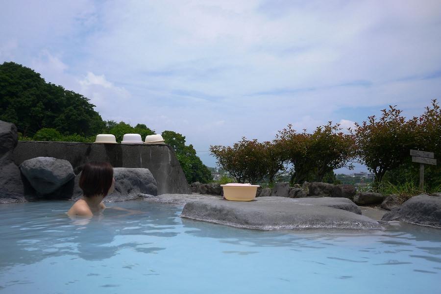 全国的にも希少な美しいコバルトブルーの温泉