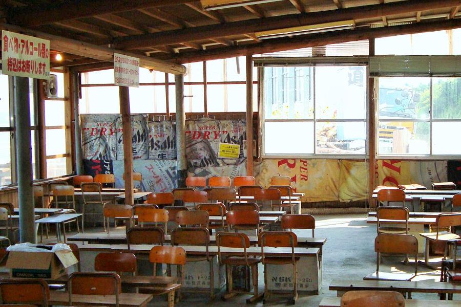 炭火焼きのいい香りがお店いっぱいに広がります