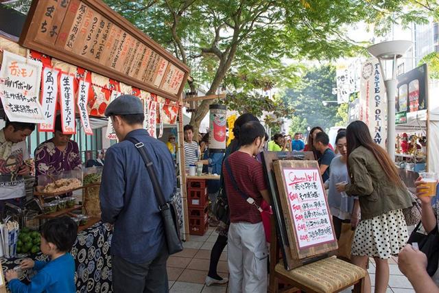 はいさいちゃんぷる～の、飲食店ブース