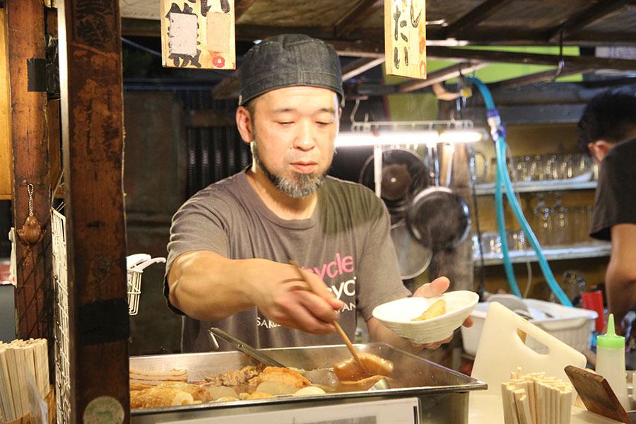 「いい素材に手間ひま惜しまず」がモットーの店主の小島さん