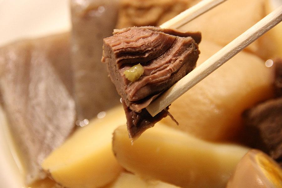 シカ肉の「おでん」。箸でくずれるほどホロホロ シカ肉の「おでん」。箸でくずれるほどホロホロ