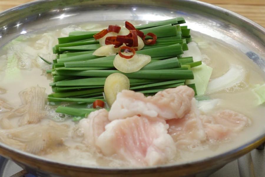 豚骨スープで作ったもつ鍋