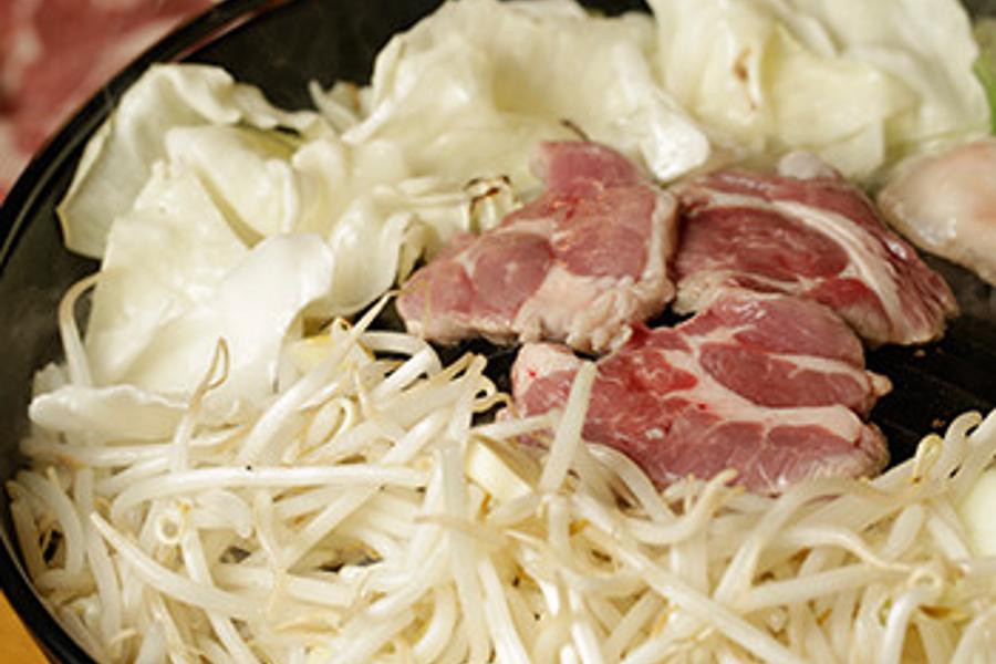 ジンギスカンはオーストラリア産の生ラムを使用 ジンギスカンはオーストラリア産の生ラムを使用