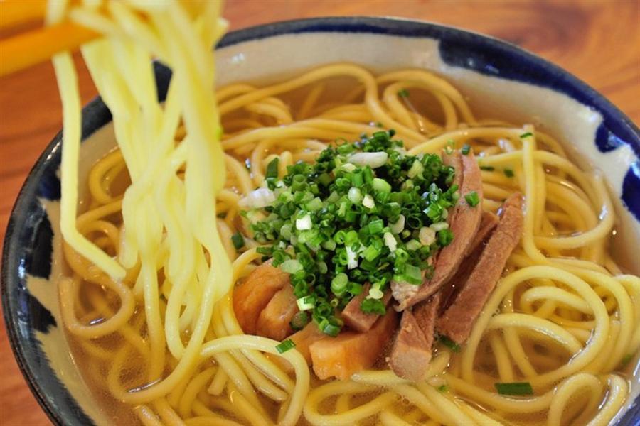 あっさり味の沖縄そば好きはこちら