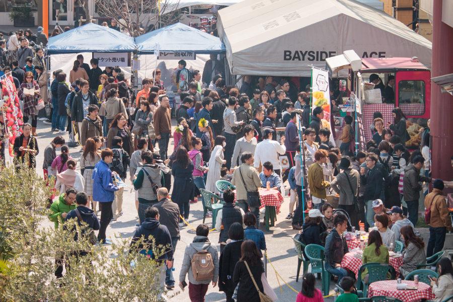イベントに詰めかけた人たちで会場はいっぱい