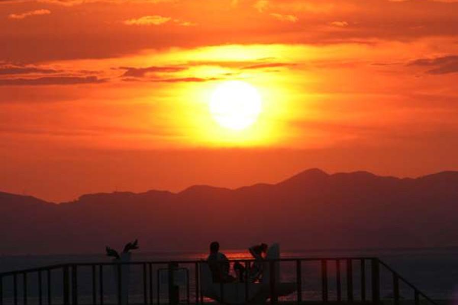 夕日のきれいな小浜温泉。美しい夕日に心洗われます
