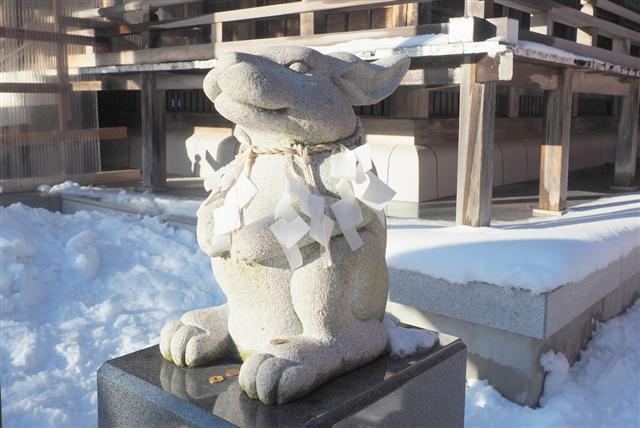 湯倉神社神兎