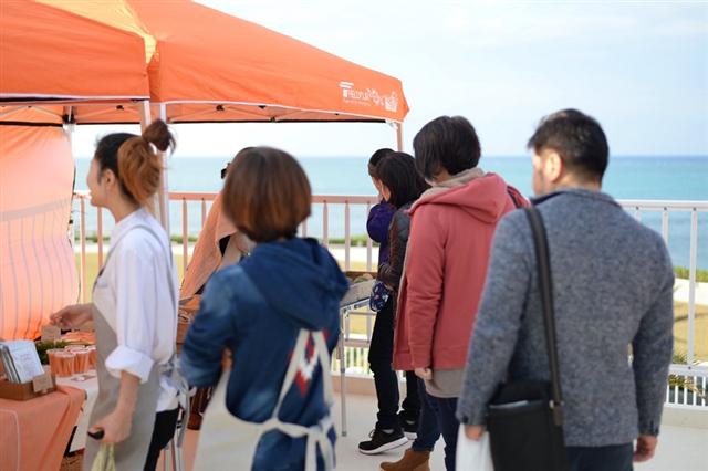 海風朝市の風景