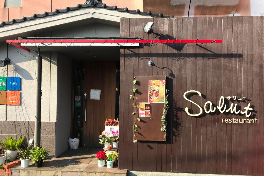 路地にひっそりと佇むかわいらしいお店 路地にひっそりと佇むかわいらしいお店
