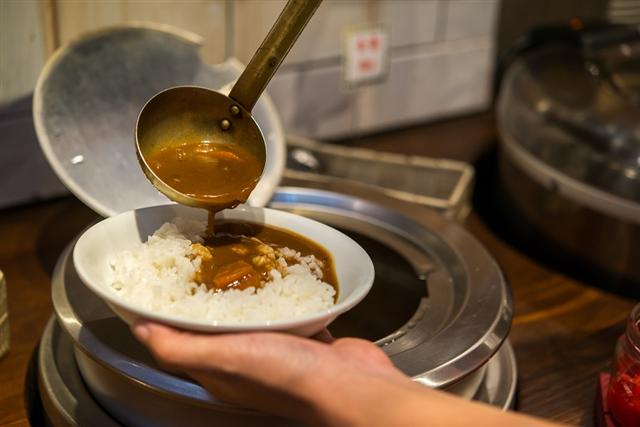常連に大人気の牛すじカレー