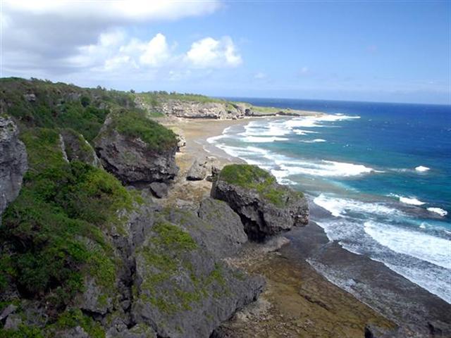 本島最南端、喜屋武岬からの眺望