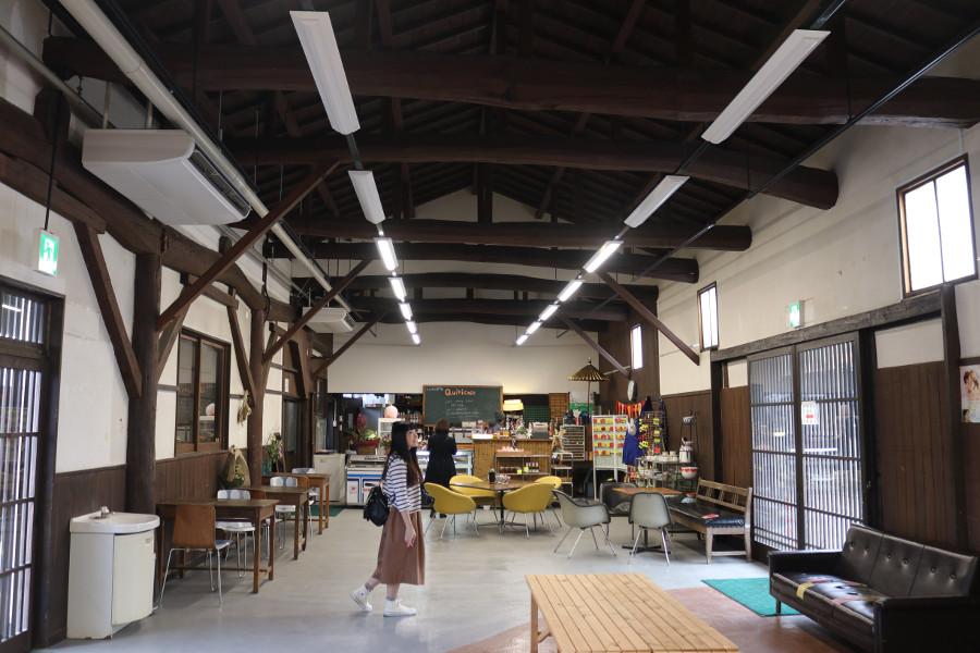 土蔵造りの建物