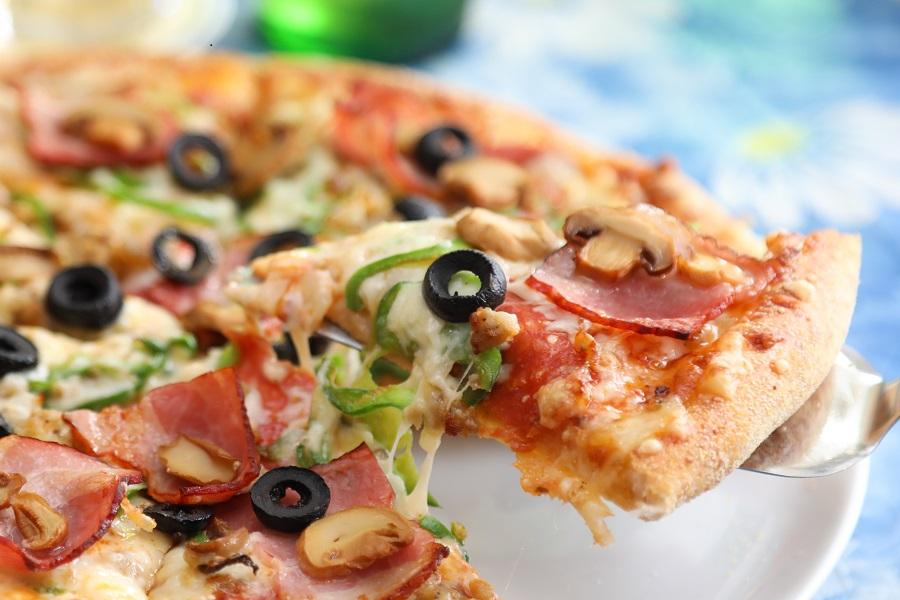 3時間かけて丁寧に煮込んだトマトソースが味の決め手