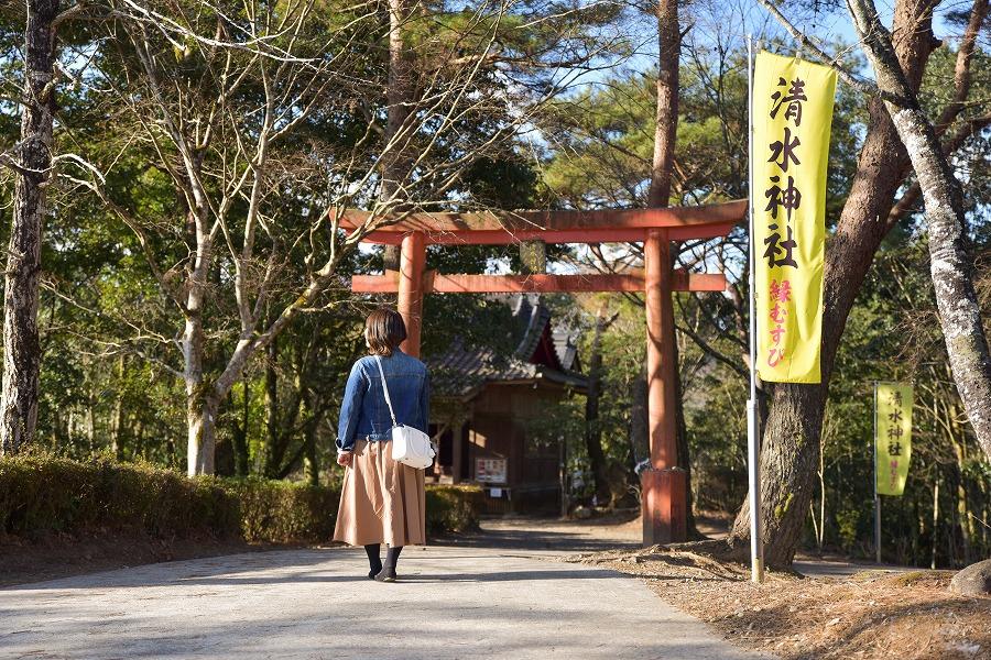 曽木の滝公園内にある清水神社には、縁結びと安産の神様が祀られています。曾木の滝とセットで訪れてみて
