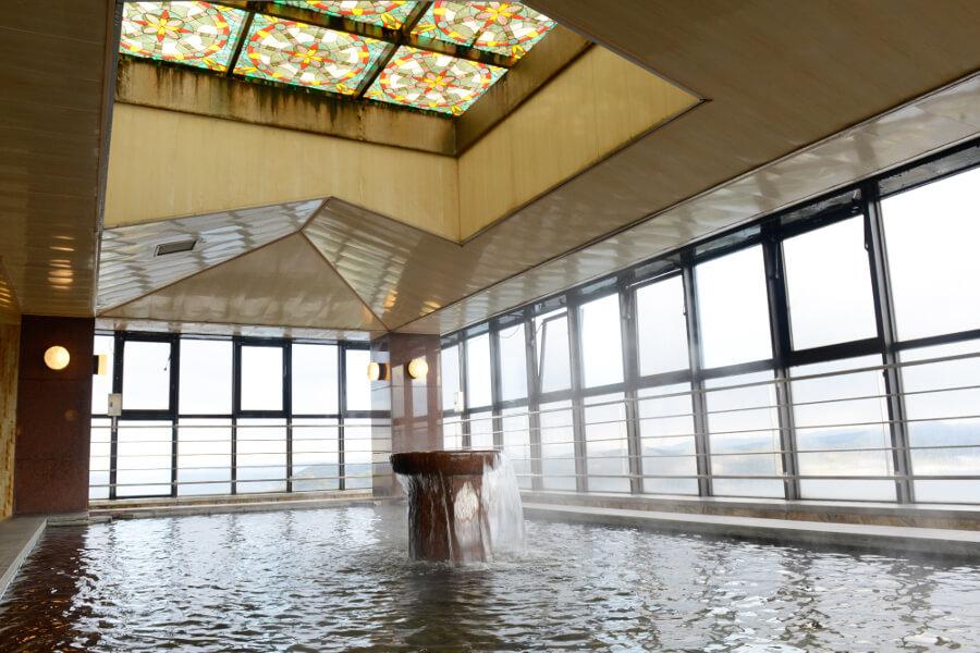 パノラマ展望大浴場は美しい景色が広がる湯舟でのんびりできます