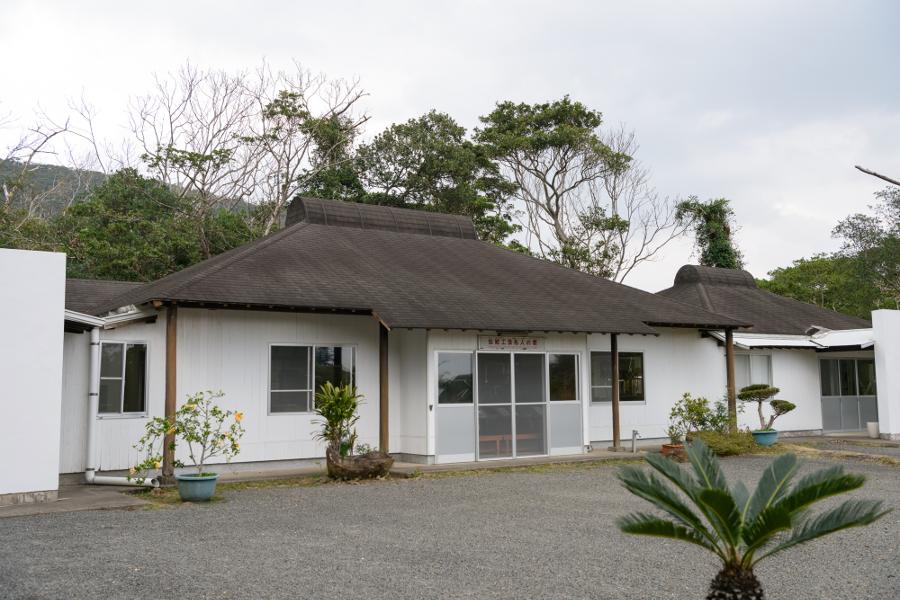 「伝統工芸名人の間」へ移動。ここでは、機織りの行程を見学することができます