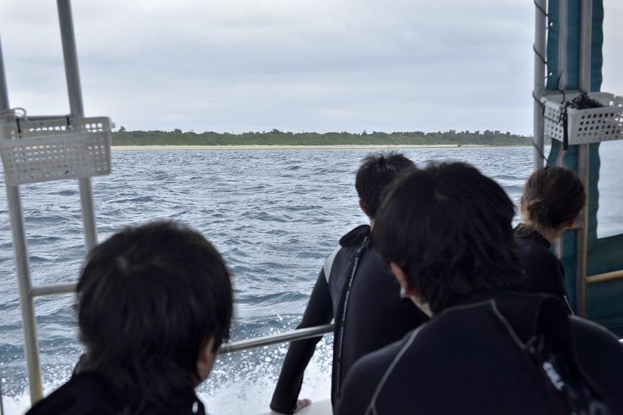 黒島が見えてきた