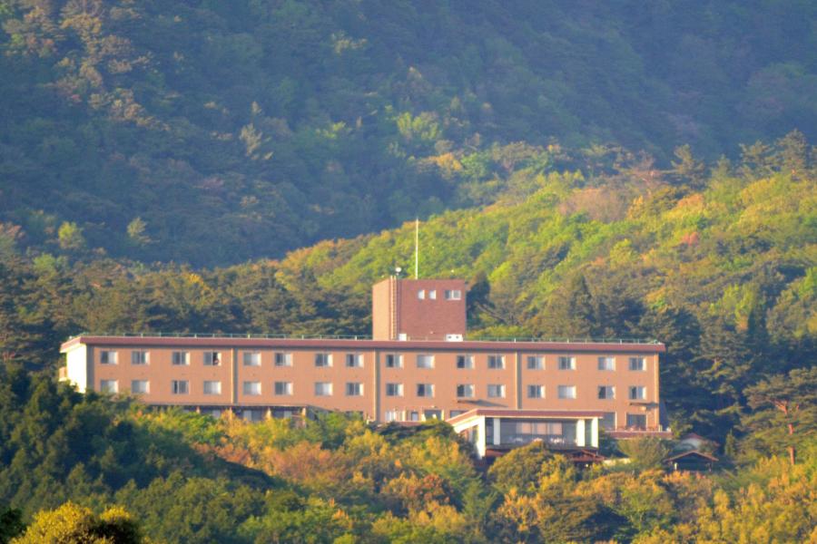 自然溢れる場所にある旅行人山荘