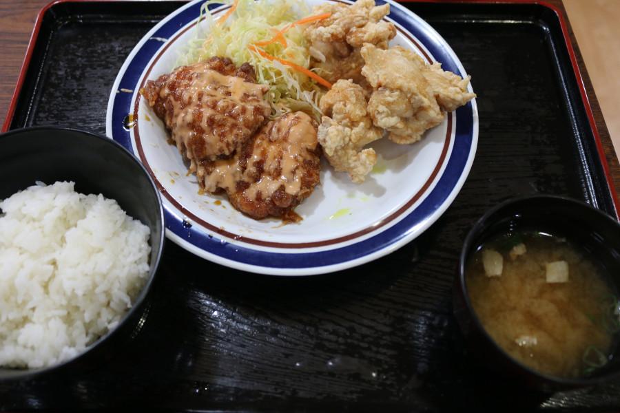 「竹田丸福」は直営鶏舎で育てた鶏を使った「鶏もも1本丸ごとから揚げ」や大分名物のとり天、チキン南蛮も人気メニュー