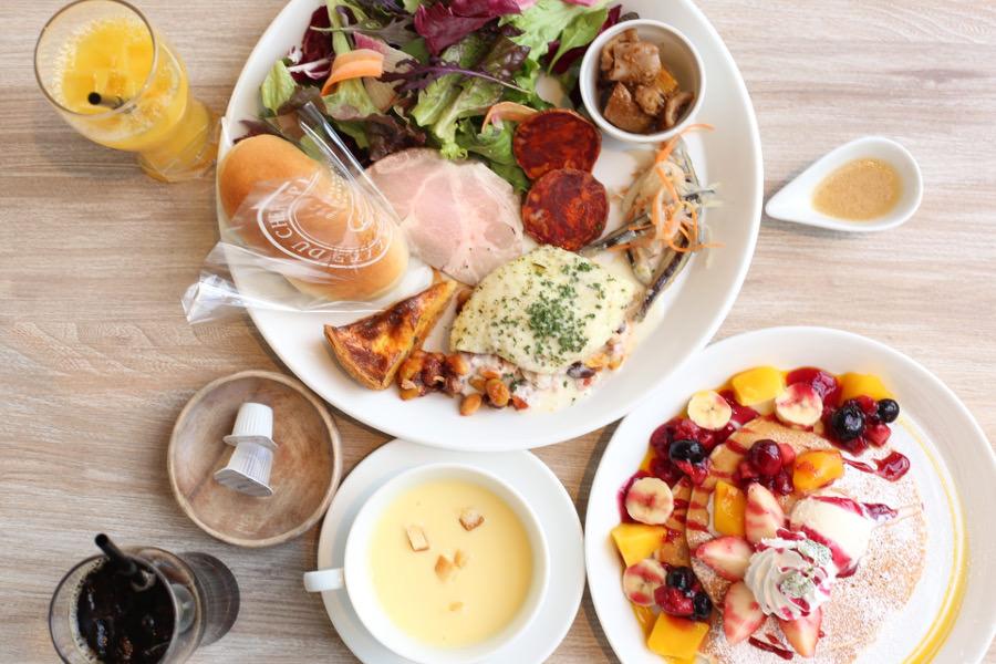 カフェリゾラのシーズンプレート。熊本で育った豚を使ったローストポークは甘みがあり絶品