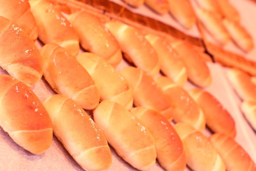塩パンラボの「塩パン」は、焼き立てを提供しており、ひと口食べたら大ファンになりそう