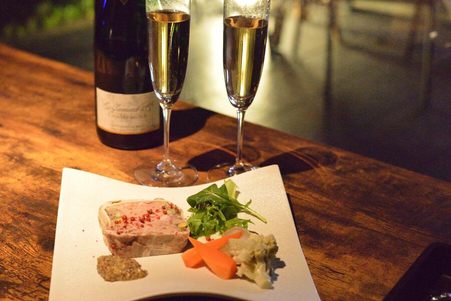 シャンパンと自家製テリーヌでもう一度乾杯