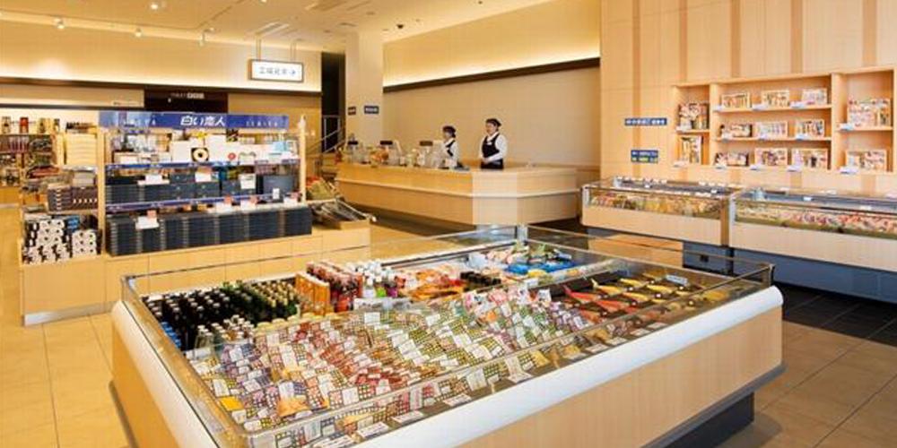 かま栄 行列もできる小樽の人気かまぼこ店