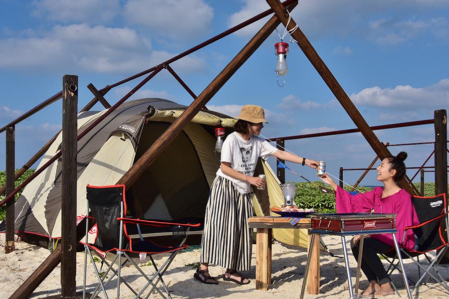 夜はテントでお楽しみのBBQを満喫