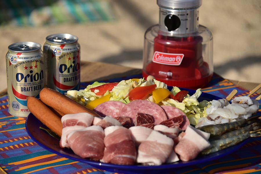 夜はテントでお楽しみのBBQを満喫