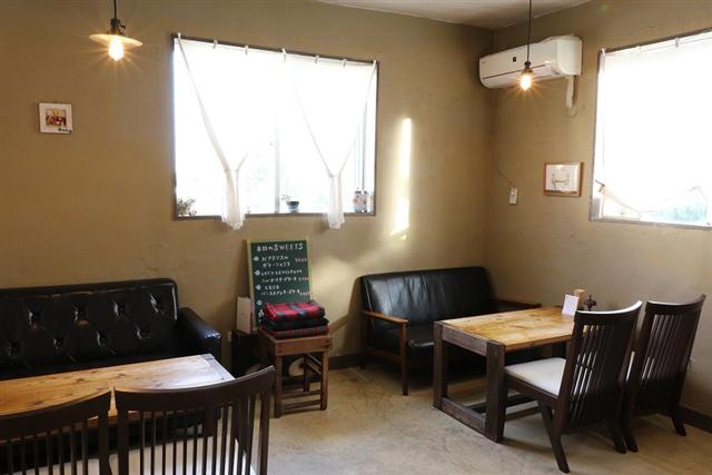 カフェスバコの店内