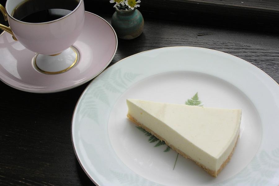 レアチーズケーキとコーヒーのセット