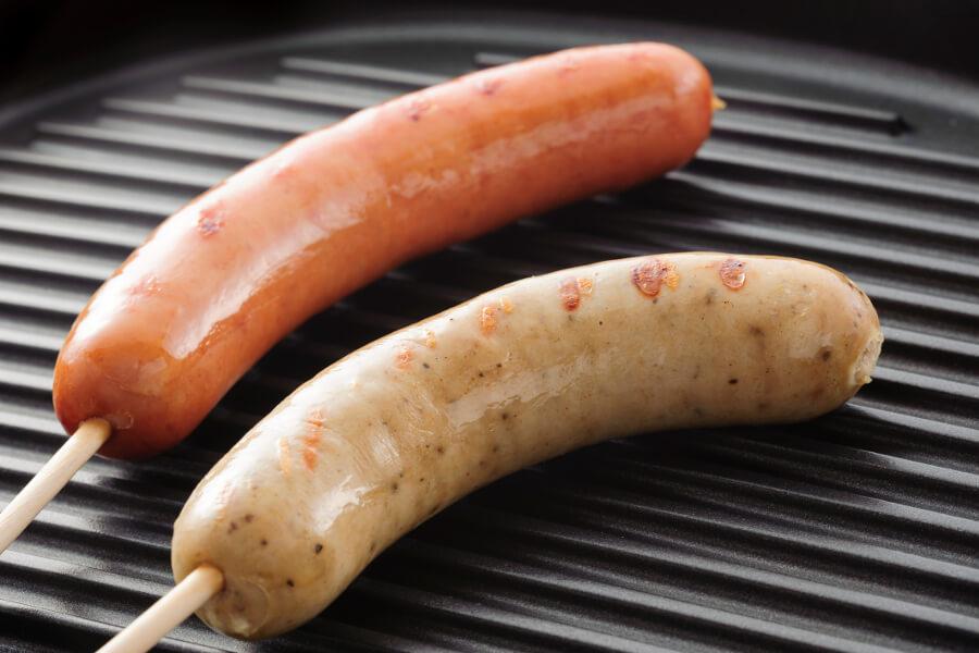 自社ブランド豚肉“えころとん”を100％使用した「ファームヨシダ」の極太フランクフルト