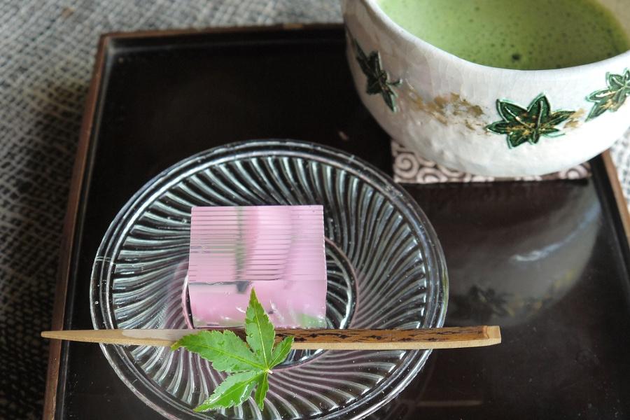 紫陽花季オリジナルのお菓子でお製は寿福さんです 紫陽花季オリジナルのお菓子でお製は寿福さんです