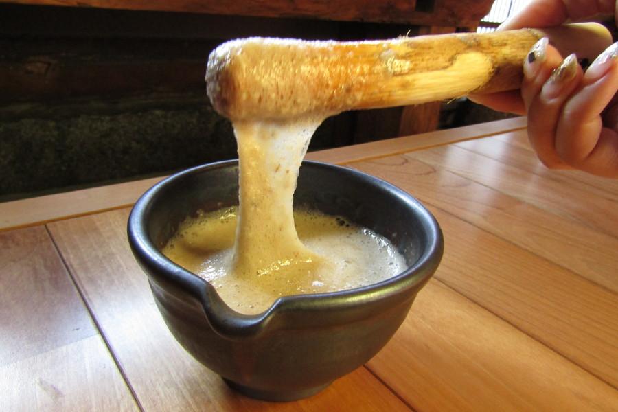こんにゃくに近い強い粘りが特徴