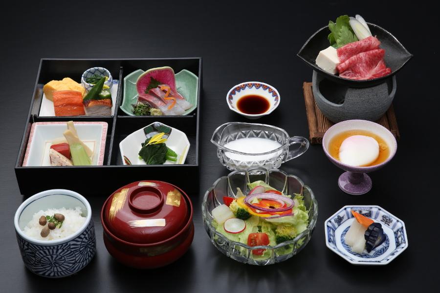 ▲佐賀県産牛のすきやきが味わえる贅沢な朝食