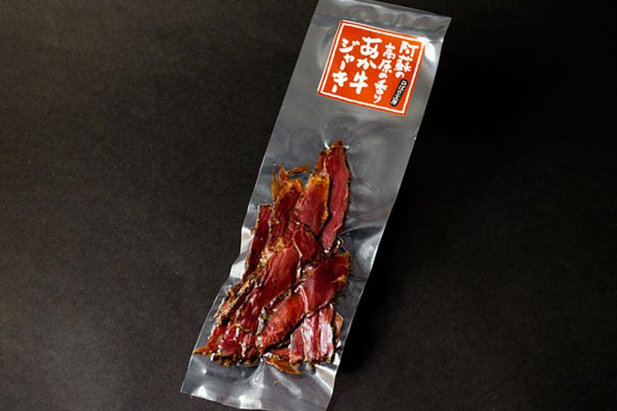 スパイシーな味わいが癖になる「阿蘇人ビーフジャーキー」500円