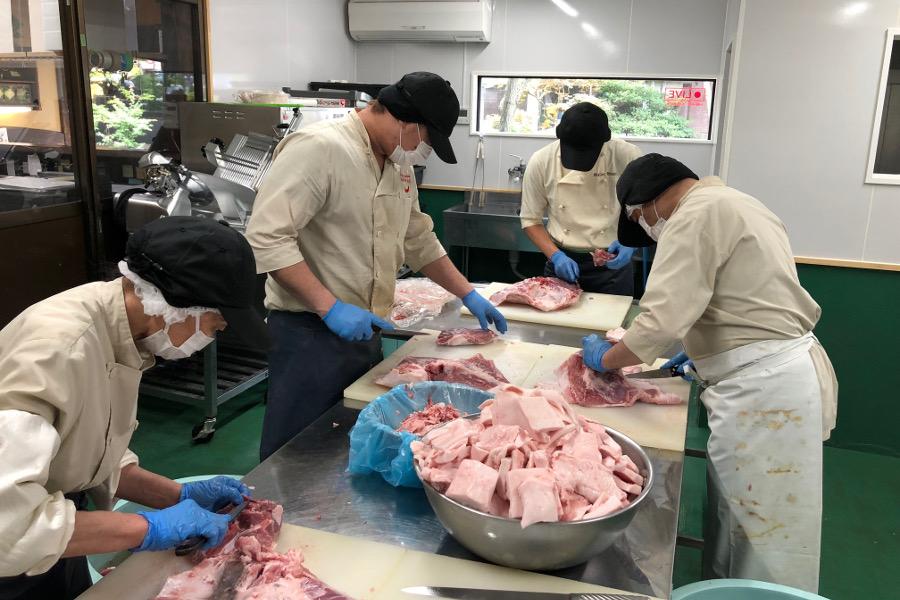 手間ひまをかけて1つ1つ丁寧に手作りしています