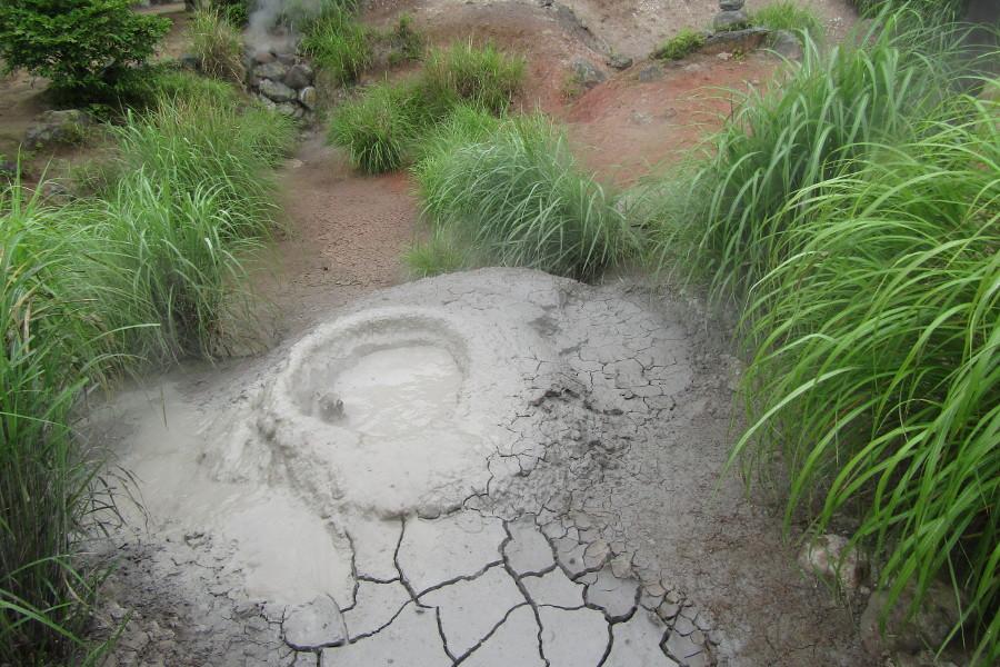大地の生命力を感じる泥坊主